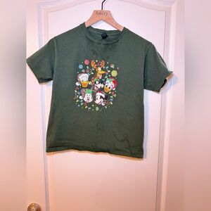 💛 2/$20 Disney Graphic Tee Holiday Characters Green Youth M